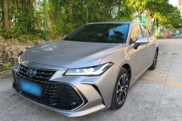 Ojetý Toyota Avalon 2023 Dual-Engine 2.5L Luxury Edition
