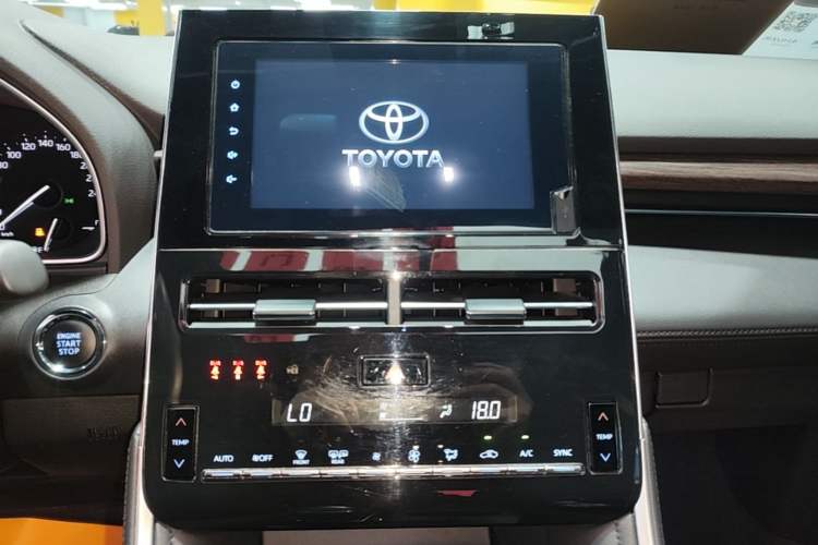 Used Toyota Avalon 2023 2.0L Premium Edition Audio And AC Panel