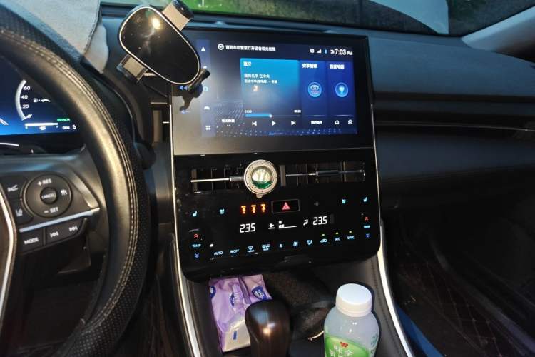 Used Toyota Avalon 2023 2.5L Touring Premium Edition Audio And AC Panel
