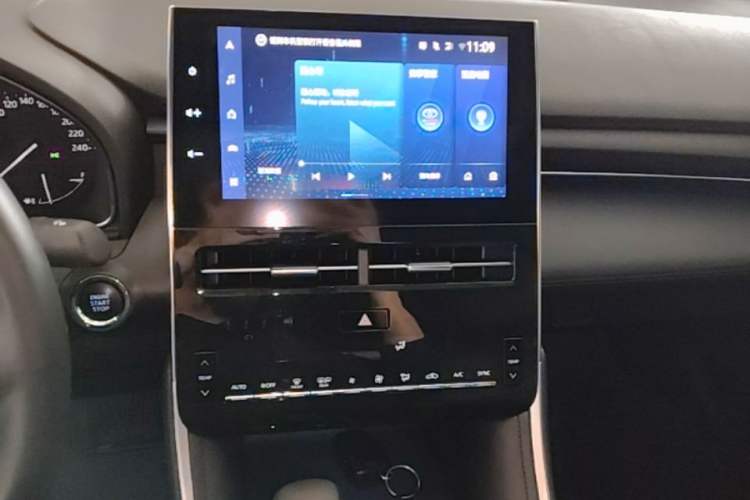 Used Toyota Avalon 2023 2.0L Luxury Edition Audio And AC Panel