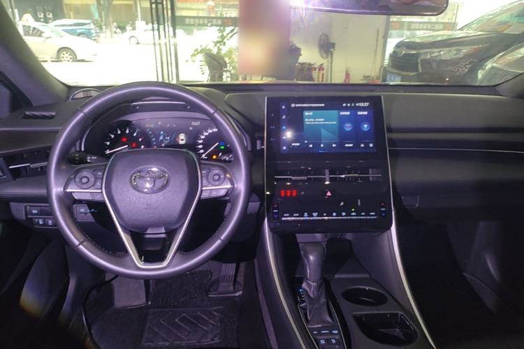 Used Toyota Avalon 2023 2.5L Luxury Edition Center Console