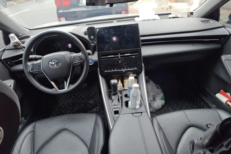 Used Toyota Avalon 2023 Dual-Engine 2.5L Luxury Edition Center Console