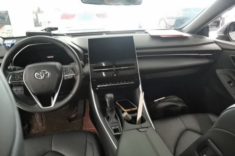 Used Toyota Avalon 2023 2.0L Luxury Edition Center Console
