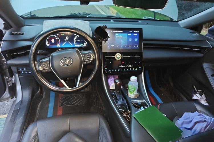 Used Toyota Avalon 2023 2.5L Touring Premium Edition Center Console