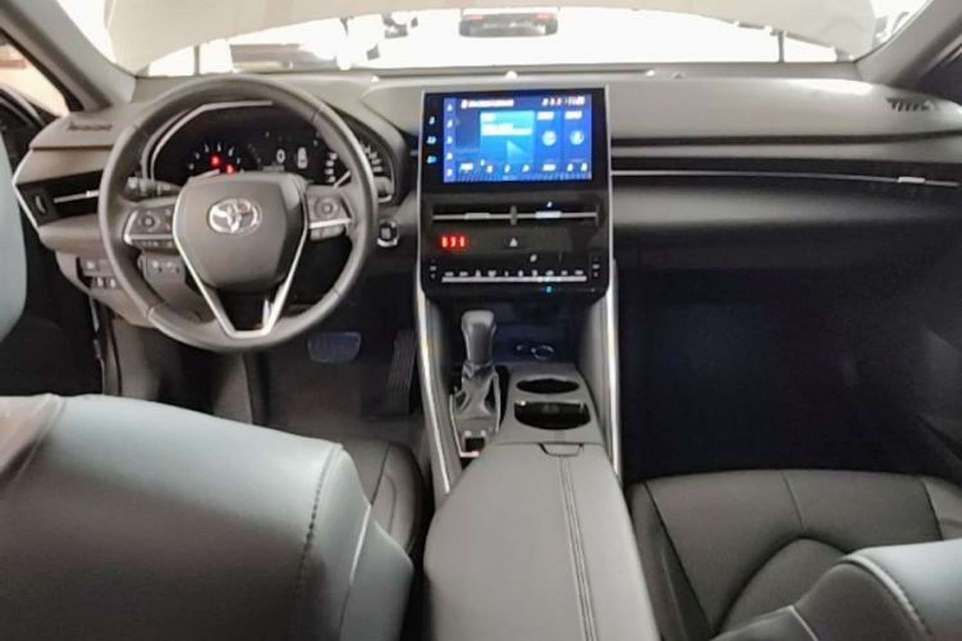 Used Toyota Avalon 2023 2.0L Luxury Edition Center Console