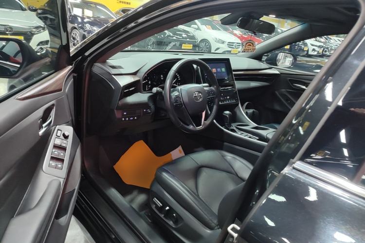 Used Toyota Avalon 2023 2.0L Premium Edition Driver Seat