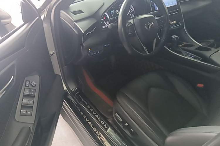 Used Toyota Avalon 2023 Dual-Engine 2.5L Luxury Edition Driver Seat