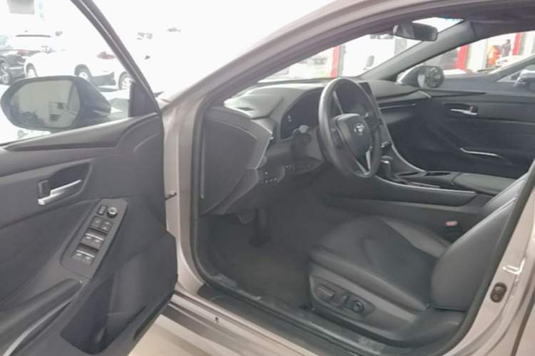 Used Toyota Avalon 2023 2.0L Luxury Edition Driver Seat