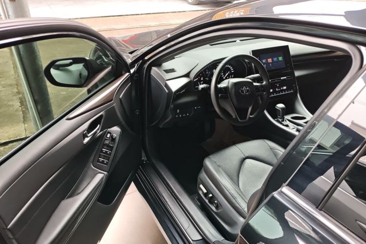 Used Toyota Avalon 2023 2.0L Premium Edition Driver Seat