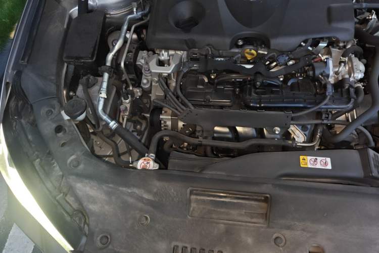 Used Toyota Avalon 2023 2.5L Touring Premium Edition Engine Bay Right