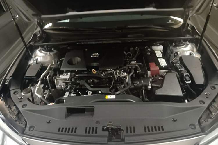 Used Toyota Avalon 2023 2.0L Luxury Edition Engine Bay