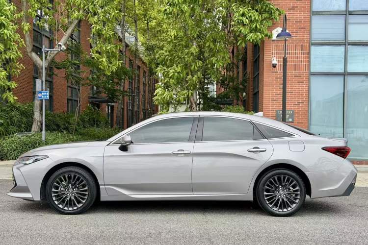 Used Toyota Avalon 2023 2.0L XLE Deluxe Edition Exterior 3
