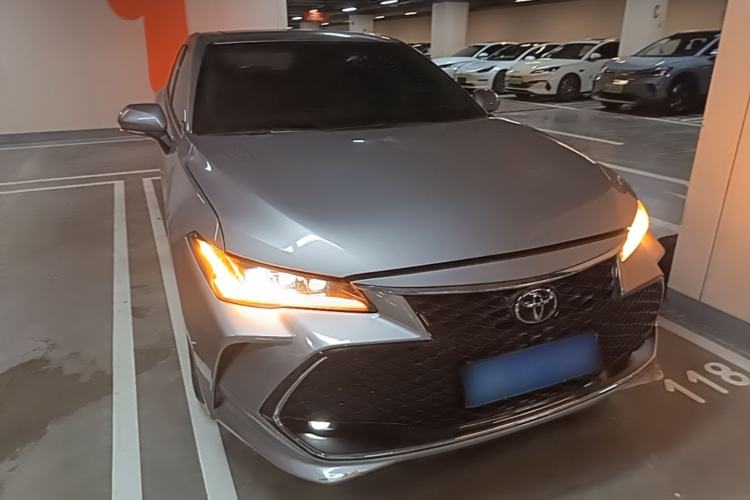 Used Toyota Avalon 2023 2.5L Luxury Edition Front Right 45 Deg