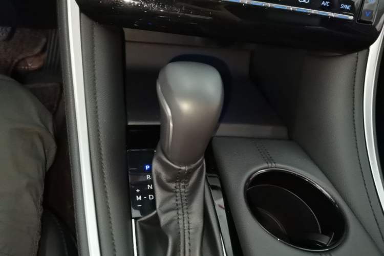 Used Toyota Avalon 2023 2.0L Luxury Edition Gear Lever
