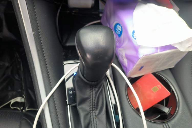 Used Toyota Avalon 2023 2.0L Premium Edition Gear Lever