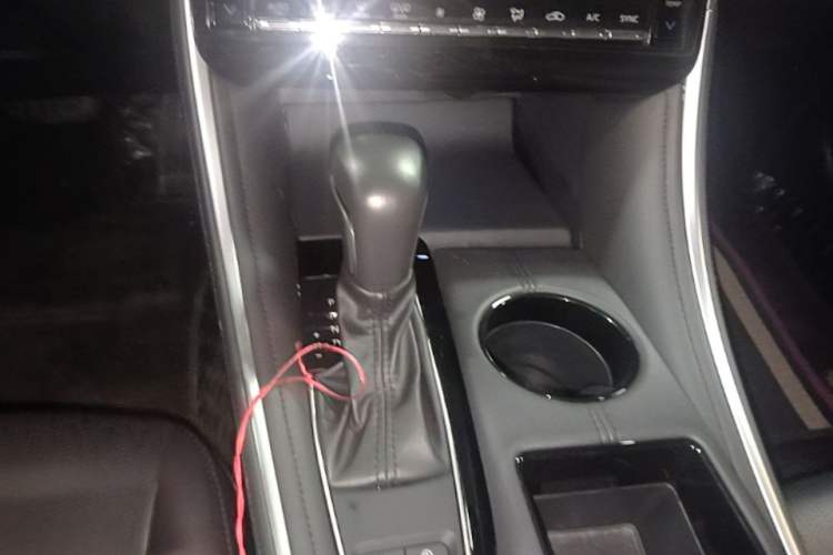 Used Toyota Avalon 2023 2.0L Luxury Edition Gear Lever