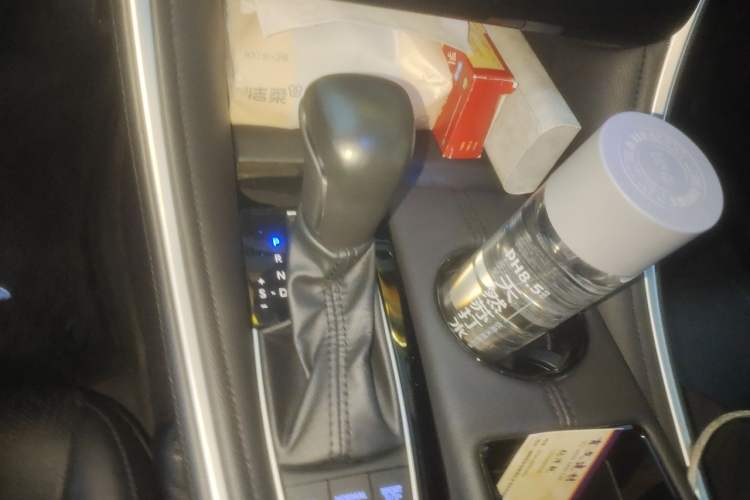 Used Toyota Avalon 2023 2.5L Luxury Edition Gear Lever
