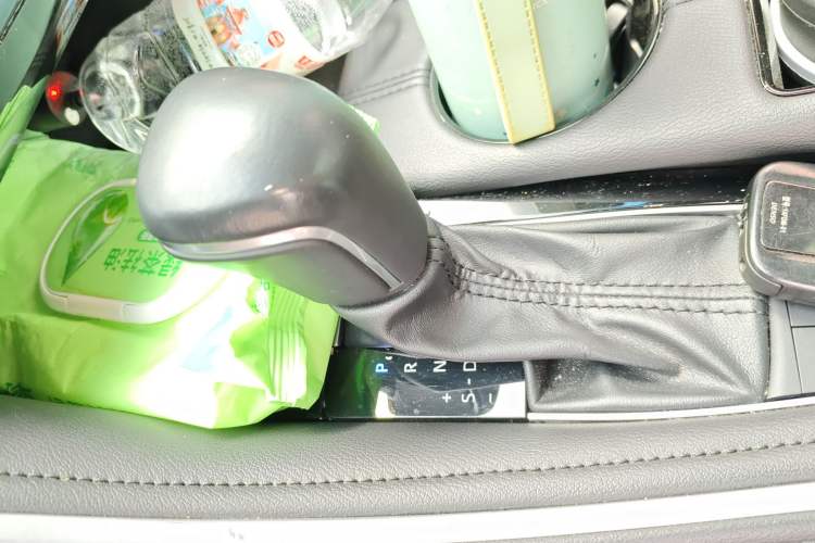 Used Toyota Avalon 2023 2.5L Luxury Edition Gear Lever