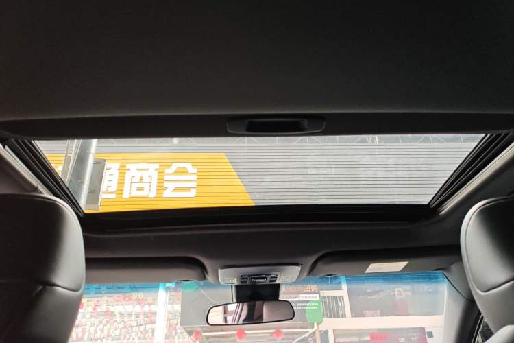 Used Toyota Avalon 2023 2.0L Premium Edition Headliner