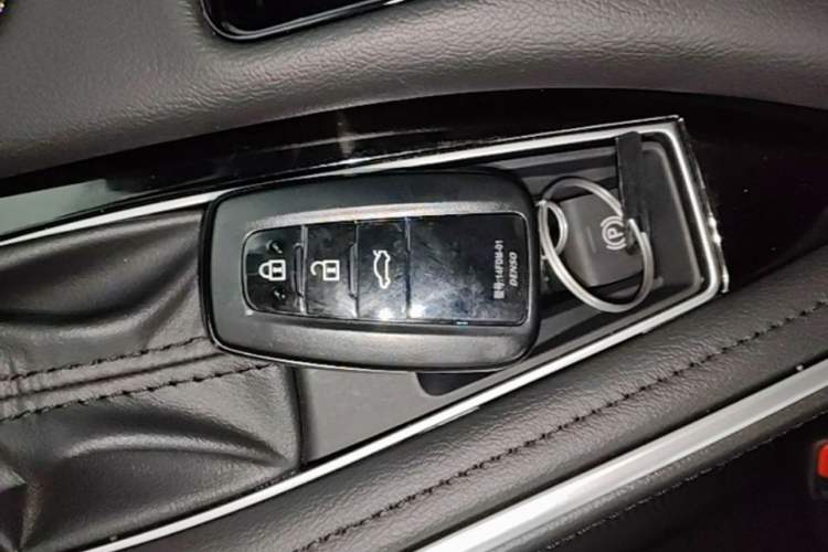 Used Toyota Avalon 2023 2.0L Luxury Edition Interior 1