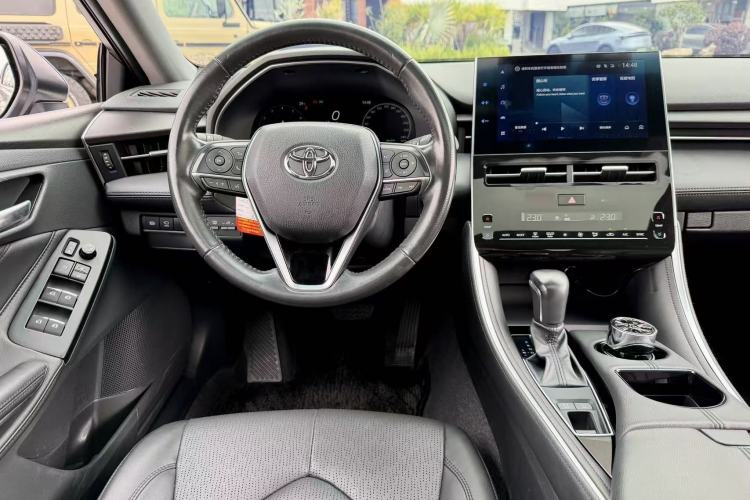 Used Toyota Avalon 2023 2.0L XLE Deluxe Edition Interior 2