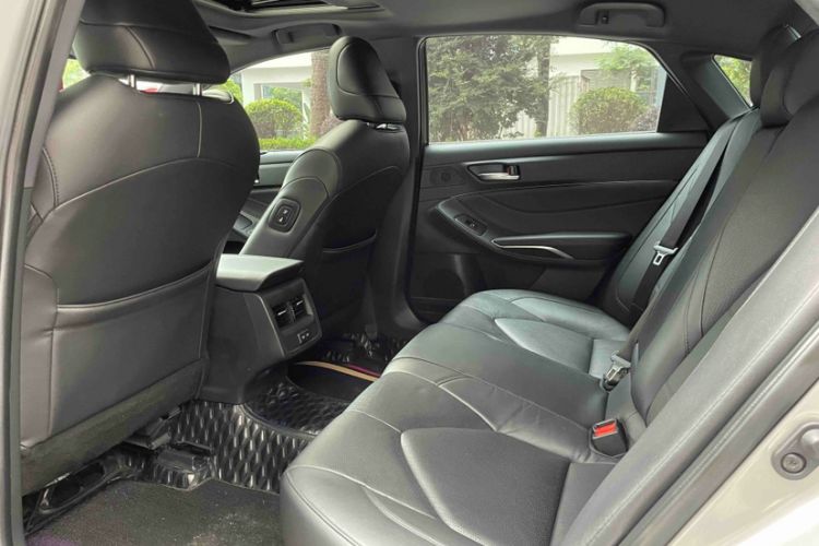 Used Toyota Avalon 2023 2.0L Luxury Edition Interior 3