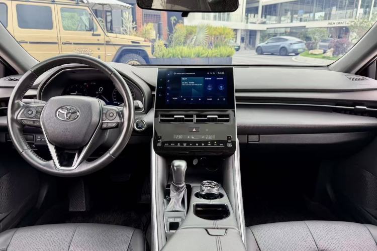 Used Toyota Avalon 2023 2.0L XLE Deluxe Edition Interior 9