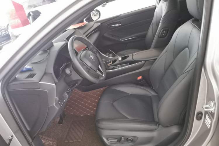 Used Toyota Avalon 2023 2.0L Luxury Edition Left Front Seat