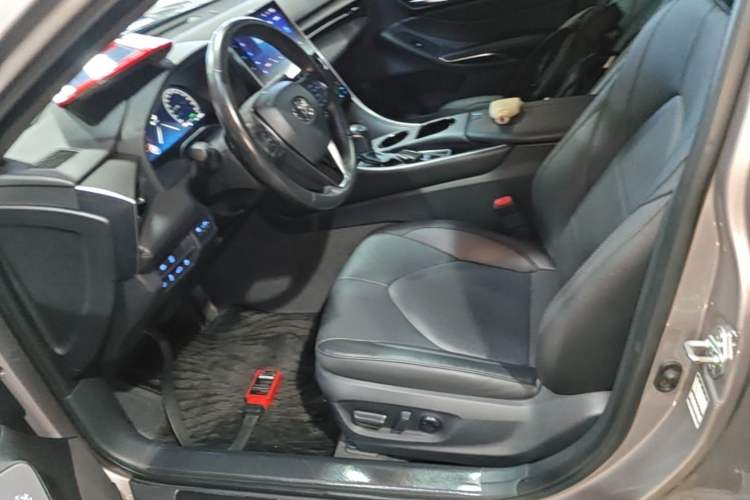 Used Toyota Avalon 2023 2.0L XLE Deluxe Edition Left Front Seat