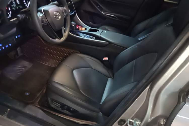Used Toyota Avalon 2023 2.5L Luxury Edition Left Front Seat
