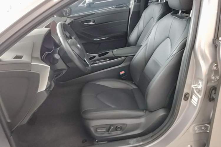 Used Toyota Avalon 2023 2.0L Luxury Edition Left Front Seat