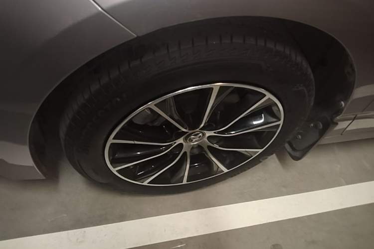 Used Toyota Avalon 2023 2.0L Luxury Edition Left Front Wheel Hub