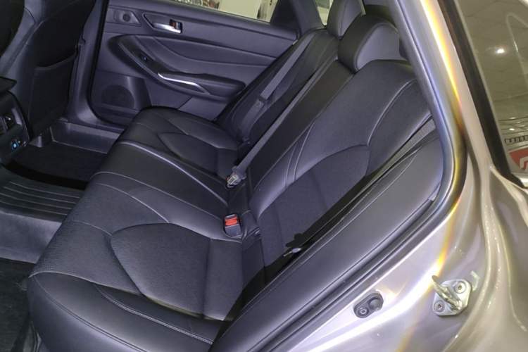 Used Toyota Avalon 2023 2.5L Luxury Edition Left Rear Seat