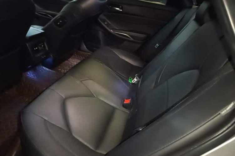 Used Toyota Avalon 2023 2.5L Luxury Edition Left Rear Seat