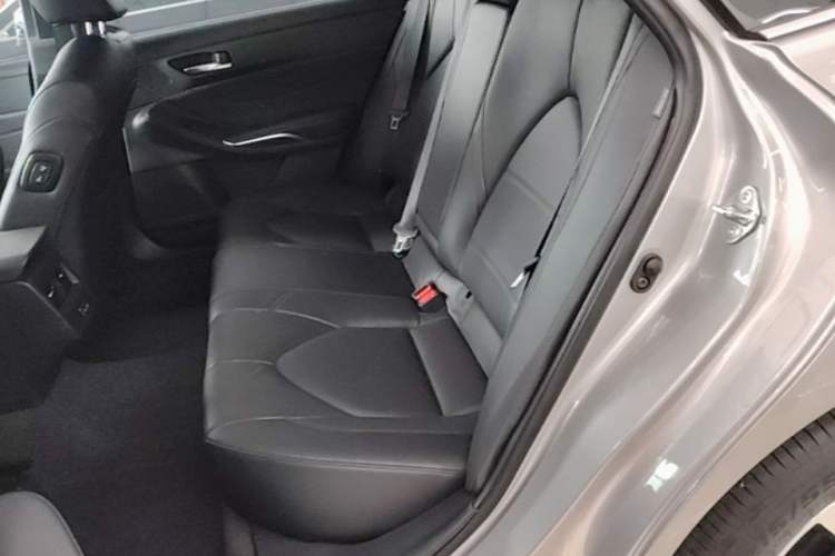 Used Toyota Avalon 2023 2.0L Luxury Edition Left Rear Seat