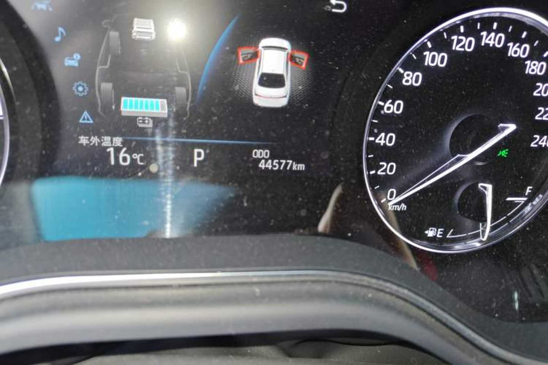 Used Toyota Avalon 2023 Dual-Engine 2.5L Luxury Edition Odometer Close Up