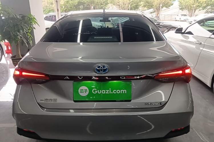 Used Toyota Avalon 2023 Dual-Engine 2.5L Luxury Edition Rear