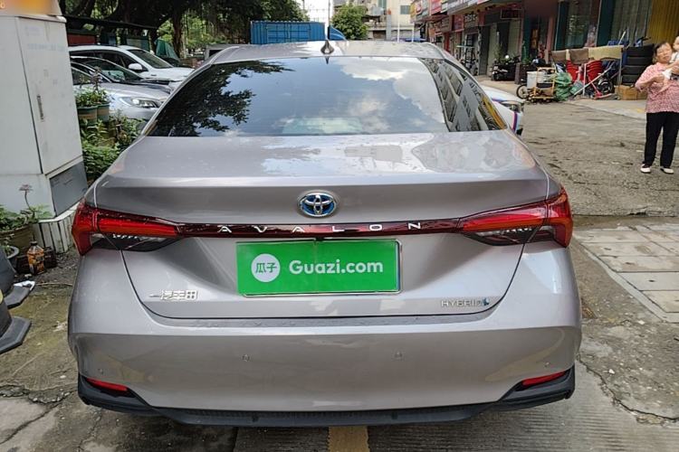 Used Toyota Avalon 2023 Dual-Engine 2.5L Luxury Edition Rear