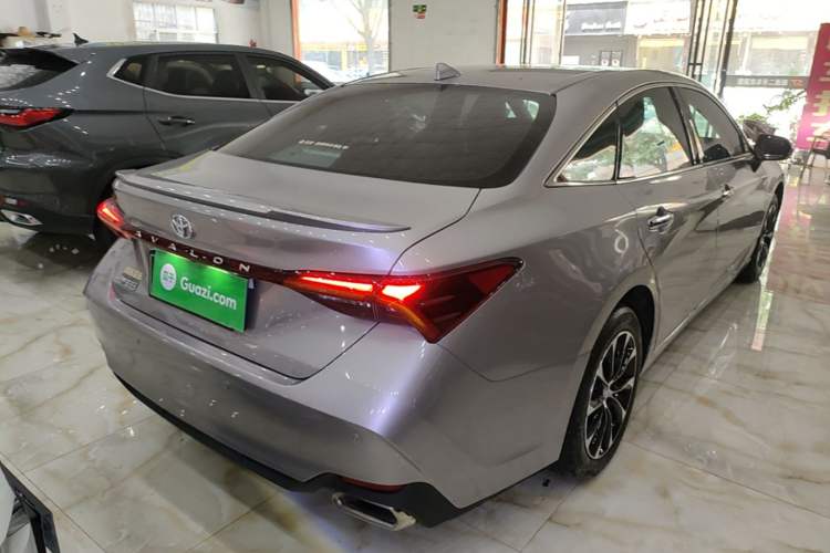Used Toyota Avalon 2023 2.5L Luxury Edition Rear Right 45 Deg