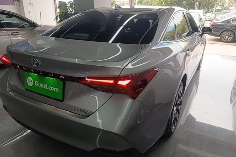 Used Toyota Avalon 2023 Dual-Engine 2.5L Luxury Edition Rear Right 45 Deg