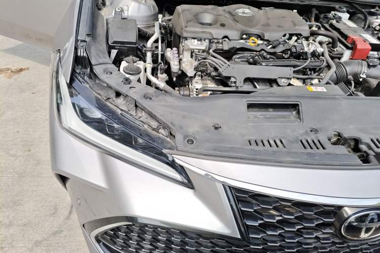 Used Toyota Avalon 2023 2.5L Luxury Edition Right Front Headlight