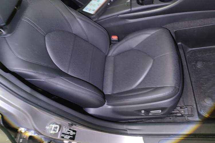 Used Toyota Avalon 2023 2.5L Luxury Edition Right Front Seat