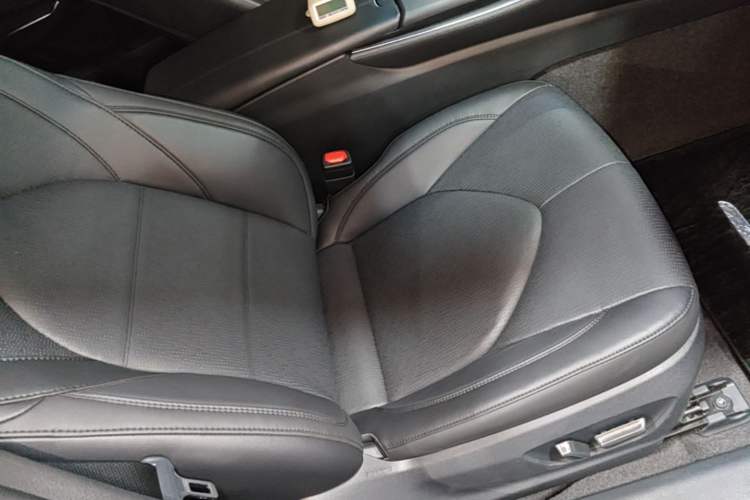 Used Toyota Avalon 2023 2.0L XLE Deluxe Edition Right Front Seat