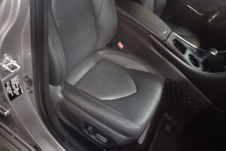 Used Toyota Avalon 2023 2.0L Luxury Edition Right Front Seat
