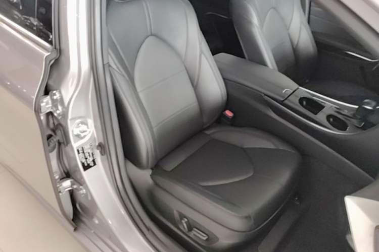Used Toyota Avalon 2023 2.0L Luxury Edition Right Front Seat