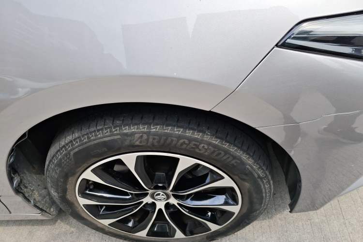 Used Toyota Avalon 2023 2.5L Luxury Edition Right Front Wheel Hub