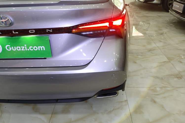 Used Toyota Avalon 2023 2.5L Luxury Edition Right Rear Taillight