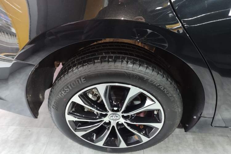 Used Toyota Avalon 2023 2.0L Premium Edition Right Rear Wheel Hub