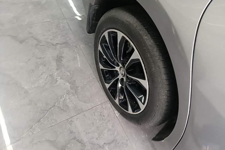 Used Toyota Avalon 2023 Dual-Engine 2.5L Luxury Edition Right Rear Wheel Hub