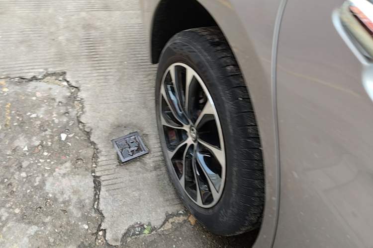 Used Toyota Avalon 2023 Dual-Engine 2.5L Luxury Edition Right Rear Wheel Hub